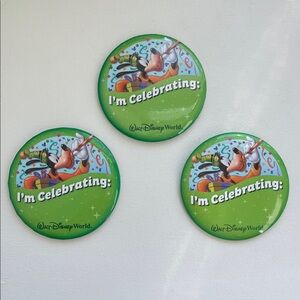 DISNEY Green Celebration Buttons with Goofy Set of 3